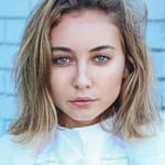 มาวูร์นี เฮเซล (Mavournee Hazel)