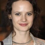 จาน่า แม็คคินนอน (Jana McKinnon)