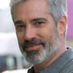 อาเดรีย โคลลาโด (Adrià Collado)