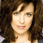 อลันนา อูบัค (Alanna Ubach)