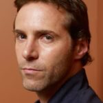 อเลสซานโดร นิโวลา (Alessandro Nivola)
