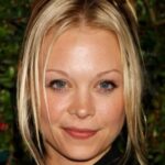 อเล็กซานดรา โฮลเดน (Alexandra Holden)