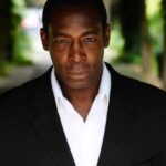 แอนโธนี่ วาร์เรน (Anthony Warren)