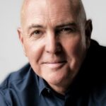 อาร์โนลด์ วอสลู (Arnold Vosloo)