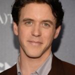 แอชลีย์ ซูเคอร์แมน (Ashley Zukerman)