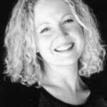 Carolyn Lawrence (Carolyn Lawrence)