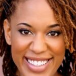 ดินอร่า วอลคอตต์ (Dinora Walcott)