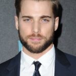 ดัสติน มิลลิแกน (Dustin Milligan)