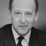 เอิร์ล โบน (Earl Boen)