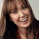 เอลิซาเบธ มาร์เวล (Elizabeth Marvel)