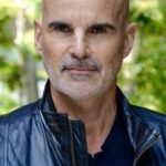 เจฟฟรีย์ รอสส์ (Geoffrey Ross)