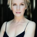 แจ็กเกอลีน แม็คเคนซี่ (Jacqueline McKenzie)