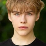 เจมส์ ฮาร์เปอร์-โจนส์ (James Harper-Jones)