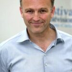 เจมส์ แม็กโกวาน (James McGowan)