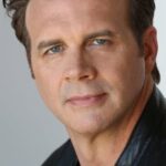 จิมมี่ คัมมิ่งส์ (Jimmy Cummings)