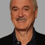 จอห์น คลีส (John Cleese)