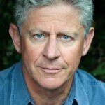 จอน โกลเวอร์ (Jon Glover)