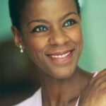 โจเซ็ตต์ ไซมอน (Josette Simon)