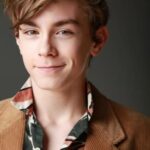 จูเลียน ฮิลเลียร์ด (Julian Hilliard)