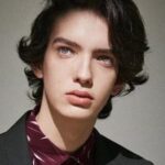 โคดี้ สมิธ-แม็คฟี (Kodi Smit-McPhee)