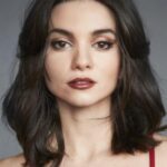 ลอเรน ลาเวร่า (Lauren LaVera)