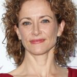 เลสลี่ โฮป (Leslie Hope)