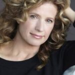 แนนซี่ ทราวิส (Nancy Travis)