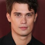 นิโคลัส กาลิตซีน (Nicholas Galitzine)