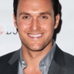 โอเวน โยแมน (Owain Yeoman)