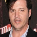 ปีเตอร์ ด็อบสัน (Peter Dobson)