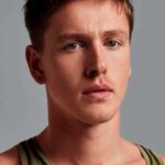 แฮร์ริส ดิกกินสัน (Harris Dickinson)