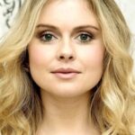โรส แม็คไอเวอร์ (Rose McIver)