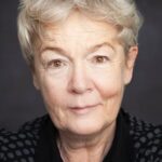 รูธ แม็คเคบ (Ruth McCabe)