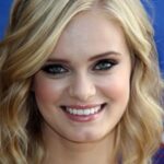 ซาร่า แพ็กซ์ตัน (Sara Paxton)