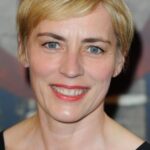 ซาสเกีย รีฟส์ (Saskia Reeves)