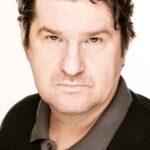 สจ๊วร์ต แม็คควอร์รี (Stuart McQuarrie)