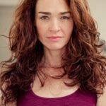 คาริน่า โลเก (Karina Logue)