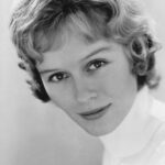 เวอร์จิเนีย แม็คเคนน่า (Virginia McKenna)