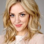 แอบบี้ เอลเลียต (Abby Elliott)