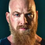 อดัม ดันเนลส์ (Adam Dunnells)