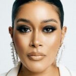 อาดูนนี่ อาเด (Adunni Ade)