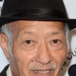 อากิ อาลอง (Aki Aleong)