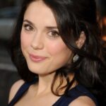 อาลี โคบริน (Ali Cobrin)