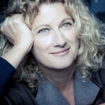 แองเจล่า ฟินอคคิอาโร (Angela Finocchiaro)