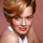 แองจี้ ดิกกินสัน (Angie Dickinson)