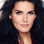 แองจี้ ฮาร์มอน (Angie Harmon)