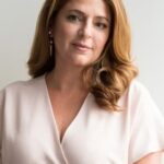 แอนนี่ มูโมโล (Annie Mumolo)