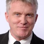 แอนโธนี่ ไมเคิล ฮอลล์ (Anthony Michael Hall)