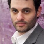 อาริยัน โมเอยด (Arian Moayed)