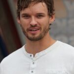 ออสติน นิโคลส์ (Austin Nichols)